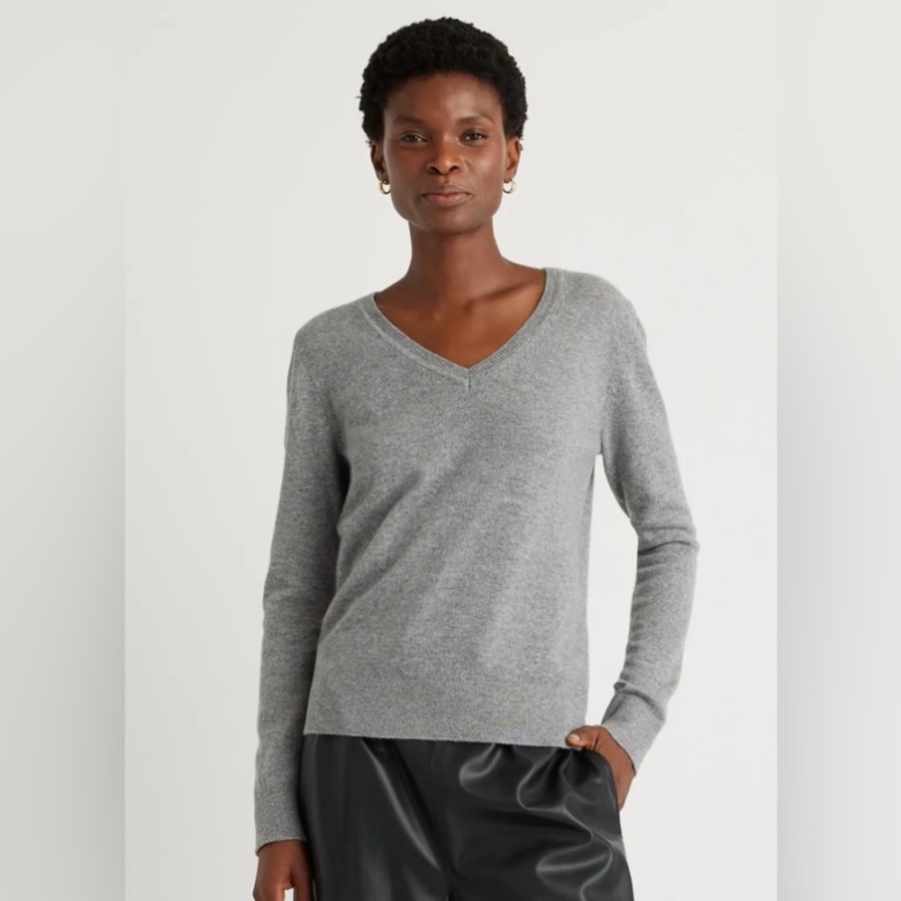 Quince Cashmere V Neck Sweater/Dark Gray/Size L